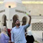 أهالي غزة يؤدون صلاة العيد بالمساجد المدمرة والخيام