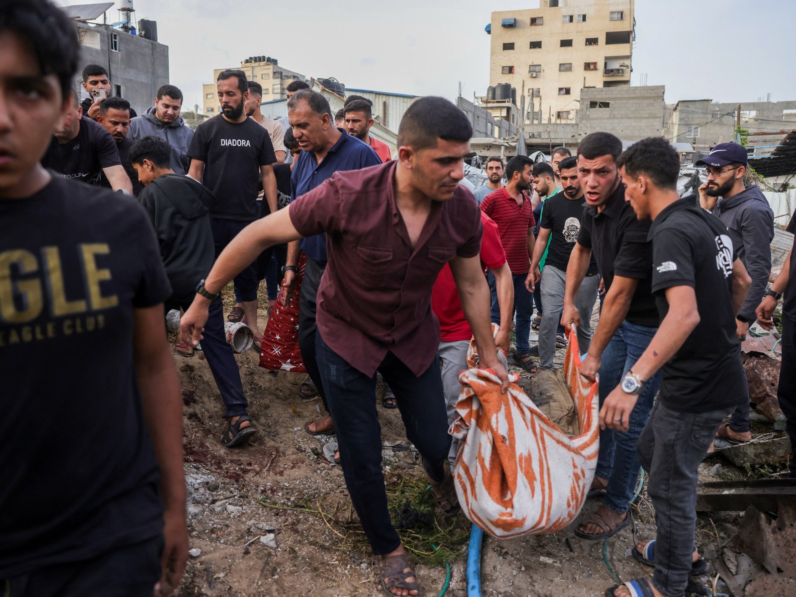 الاحتلال يبدأ عملية "عربات جدعون" بغزة ويهاجم المستشفى الإندونيسي