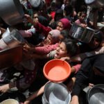 إسرائيل أحرقت النازحين نياما في مجزرة حي الدرج