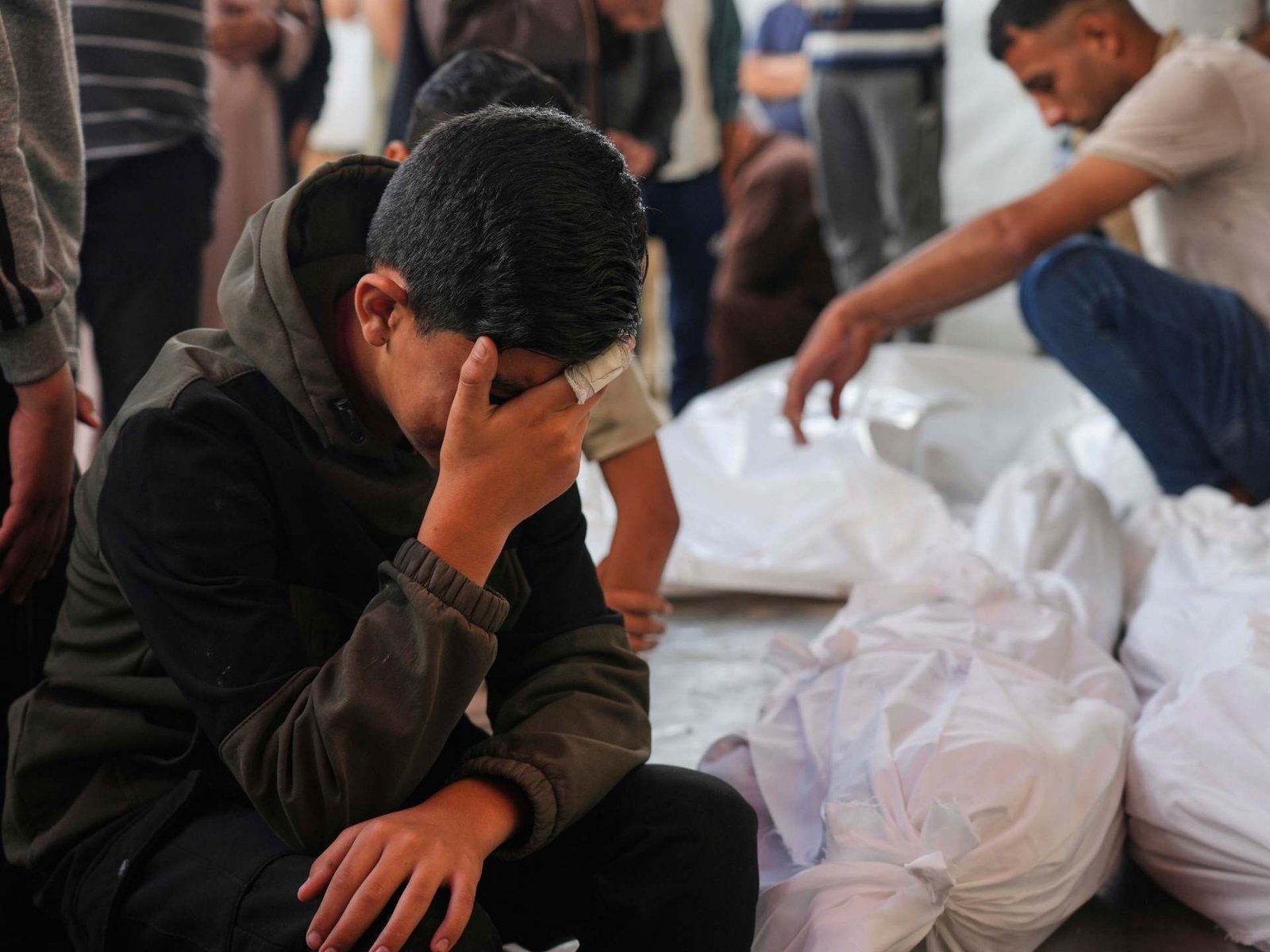 60 شهيدا بغزة منذ فجر الأربعاء ونسف وتدمير بجنوب القطاع
