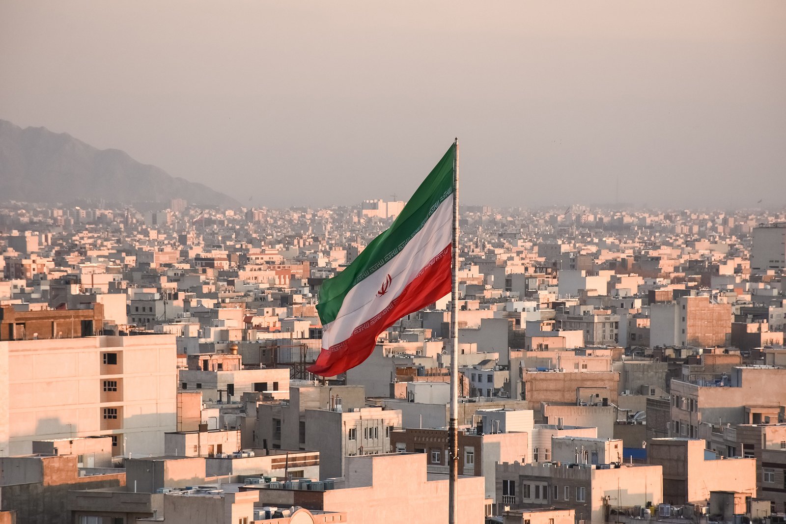 إيران ترفض تقرير الطاقة الذرية وتتعهد باتخاذ "الإجراءات المناسبة"