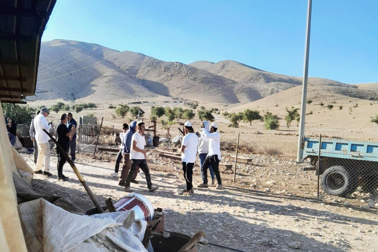 4 - فلسطين-- أريحا- تجمع شلال العوجا- اعتداءات المستوطنين على تجمع اسكان الفلسطينيين - أيار 2025 (جمعية البيدر للدفاع عن حقوق البدو)