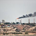 الإسرائيليون يُفرغون رفوف المتاجر