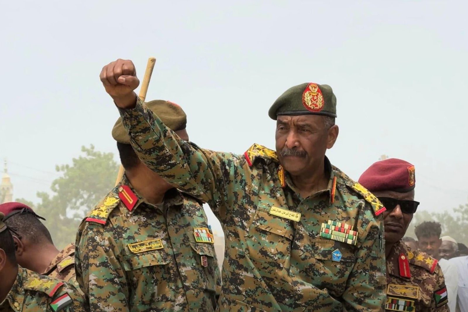 من يحاول خطف نصر الجيش في السودان؟