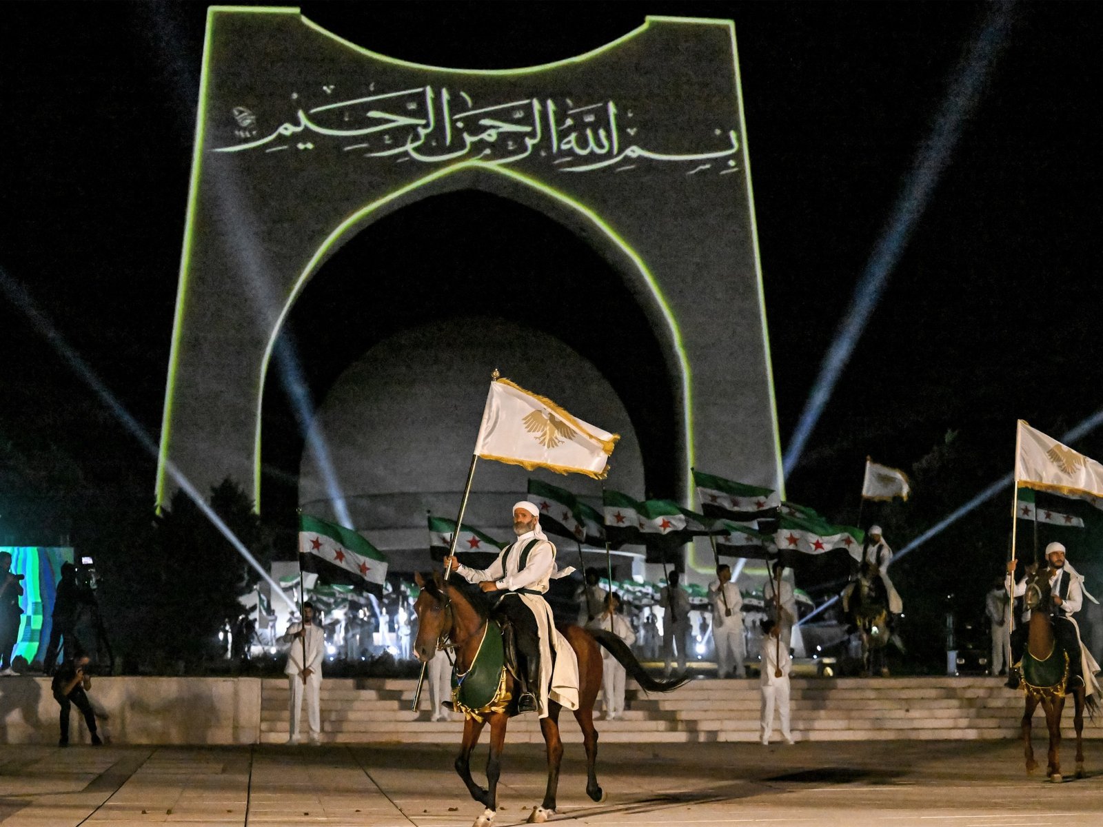 الهوية البصرية الجديدة بعيون السوريين