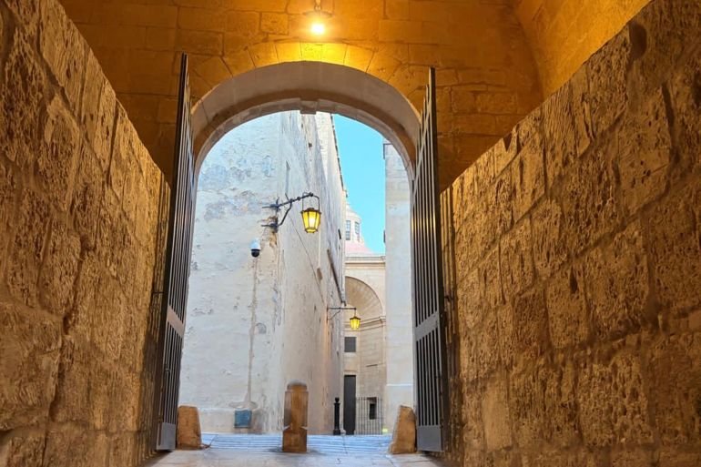 ***داخلية*** مالطا.. حين تسري روح عربية في ملامح أوروبية