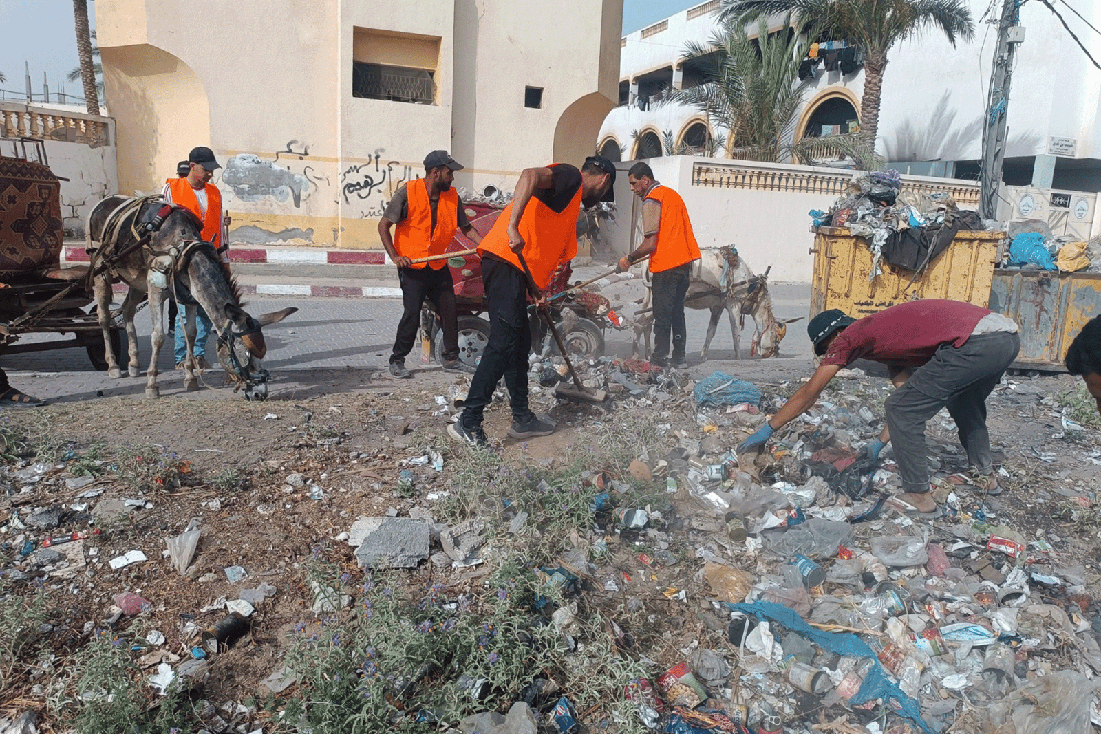 في خضم الكارثة البيئية في غزة.. إعادة تأهيل مكب للنفايات بالنصيرات