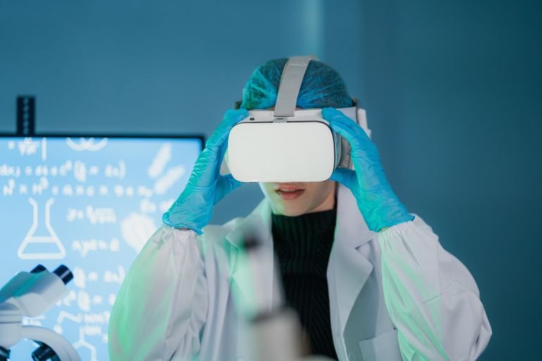 Scientists wearing VR goggles conduct experiments in the laboratory.