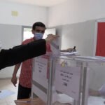الاحتلال يقصف نازحين وينذر سكان مدينة غزة بإخلائها سريعا