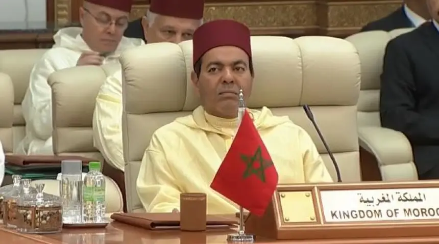 الأمير مولاي رشيد يحل بالدوحة لتمثيل جلالة الملك في القمة العربية الإسلامية الطارئة