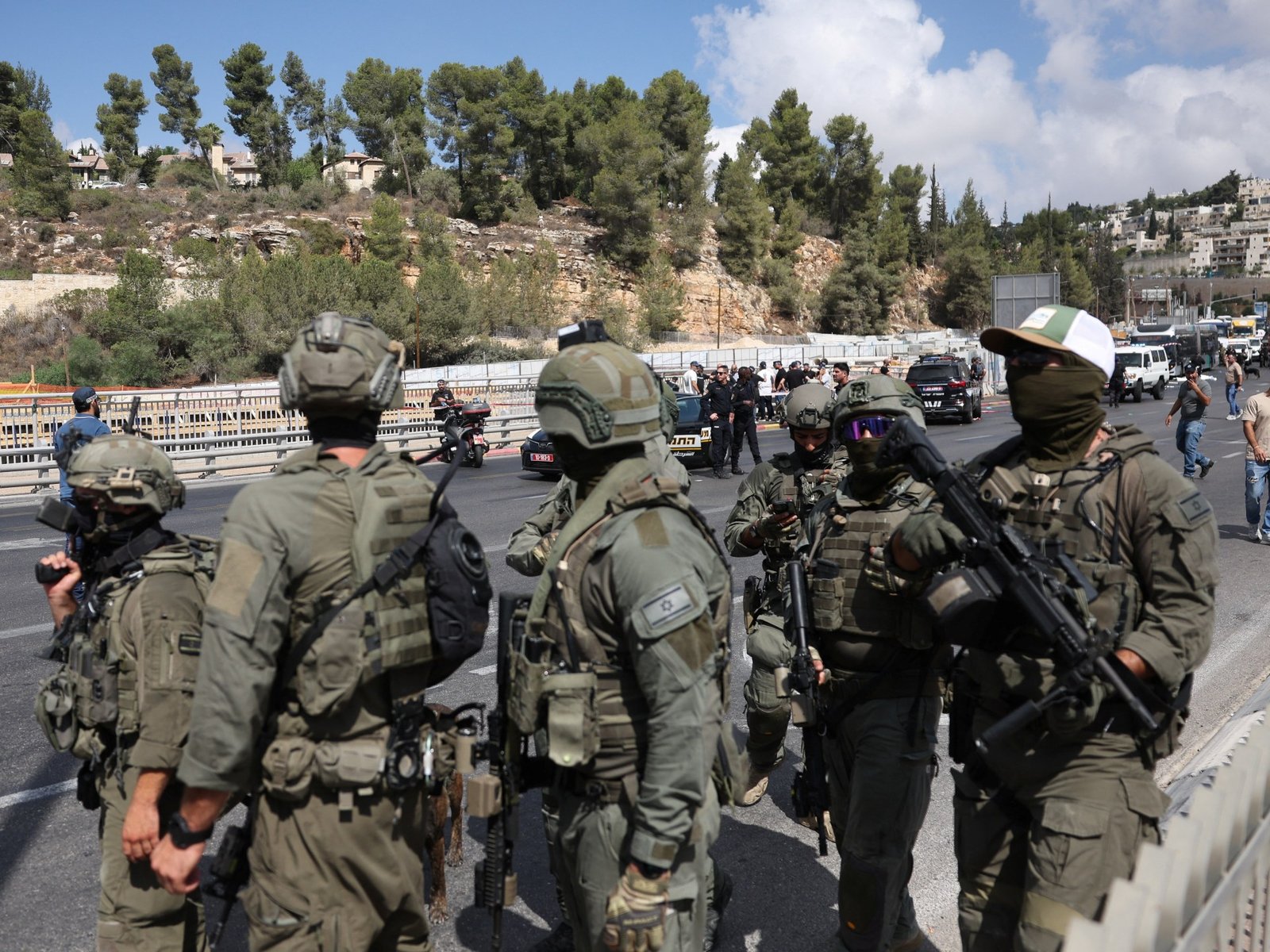 الاحتلال يطبق حصاره على قرى شمال غرب القدس لليوم الثالث