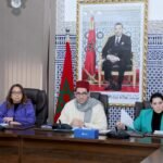 ظهور جديد لـ أسما شريف منير بالحجاب مع ابنتها وطليقها في أول أيام العام الدراسي (صور)