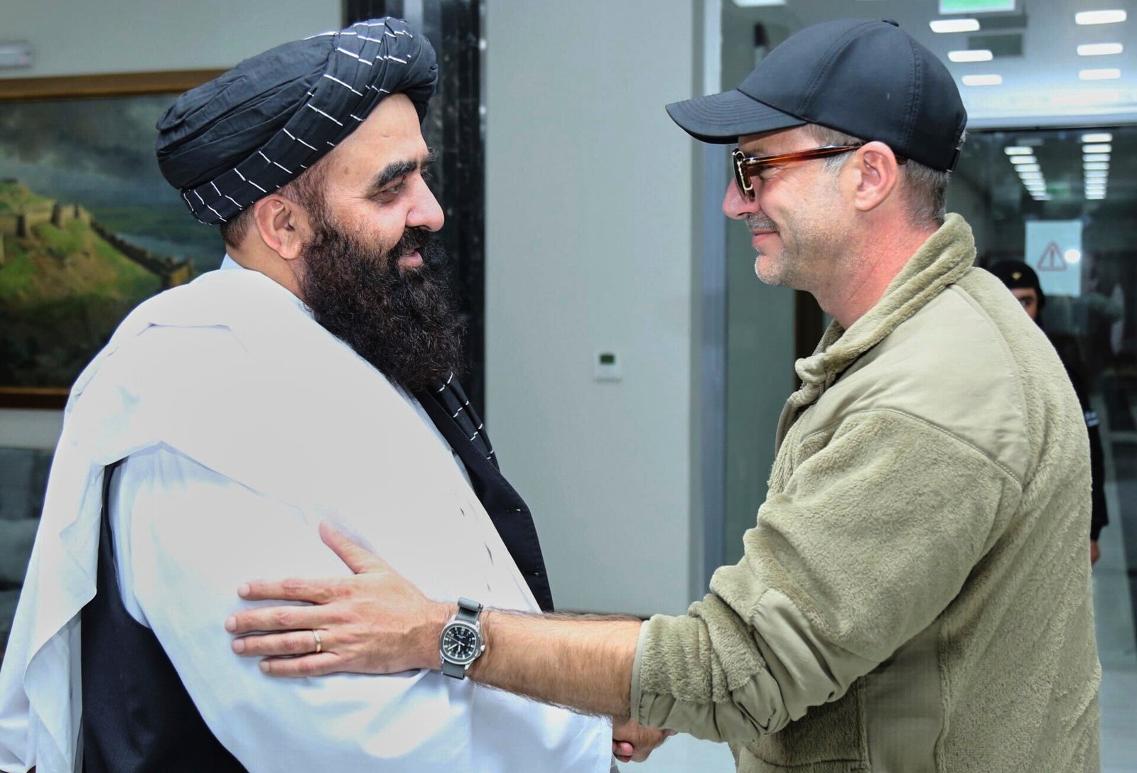 محادثات أفغانية أميركية لإبرام صفقة تبادل سجناء