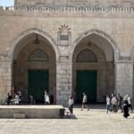 نقاط حمراء غامضة بالكون المبكر تربك العلماء