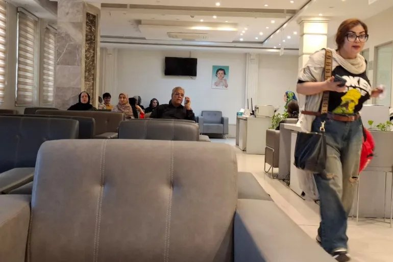 عقب الحرب، تراجعت إيران عن سياساتها بشأن مسألة الحجاب
