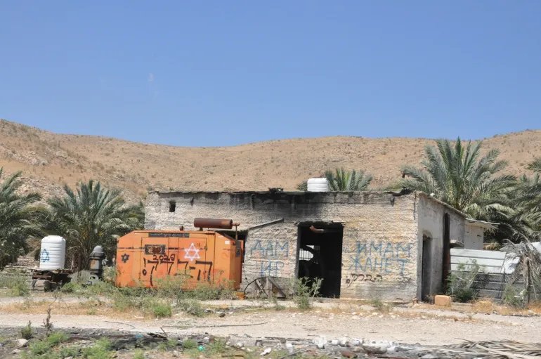 صورة 6 جانب من خربة يرزة الرعوية في الأغوار.. إحدى المناطق المهددة بالعزل بفعل المشروع، مايو/أيار 2026، محمد محسن وتد.