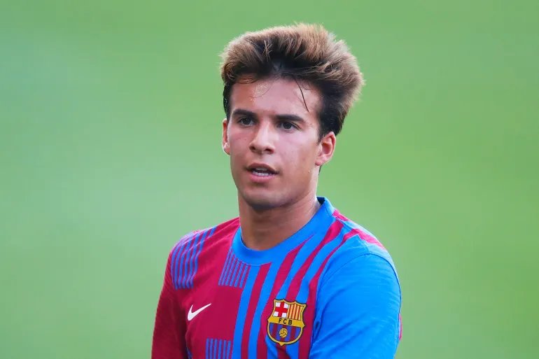 BARCELONA, SPAIN - JULY 21: Riqui Puig of FC Barcelona looks on during a friendly match between FC Barcelona and Gimnastic de Tarragona at Johan Cruyff Stadium on July 21, 2021 in Barcelona, Spain. (Photo by Eric Alonso/Getty Images)