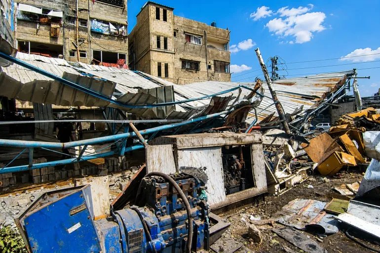 غزة - مولدات ومعدات مدمرة تابعة لبلدية جباليا