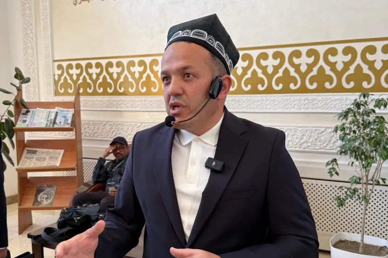 _عميد المعهد الإسلامي لعلوم الحديث في سمرقند باروت أمانوف (نيوز عربي)