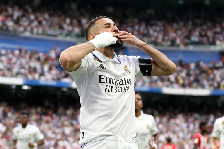 MADRID, SPAIN - JUNE 04: Karim Benzema of Real Madrid celebrates after scoring the team's first goal from a penalty kick during the LaLiga Santander match between Real Madrid CF and Athletic Club at Estadio Santiago Bernabeu on June 04, 2023 in Madrid, Spain. (Photo by Florencia Tan Jun/Getty Images)