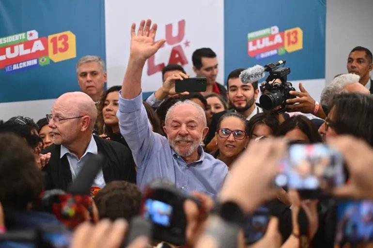 epa13287915 Brazilian President and candidate for re-election Luiz Inacio Lula da Silva attends a joint meeting with the Workers' Party (PT) caucus in Brasilia, Brazil, 07 October 2026. EPA/Andre Borges